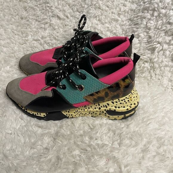 STEVE MADDEN Women's Cliff Trainers Sneakers Dot Wedges NeonMulti color SZ9M - Picture 1 of 10